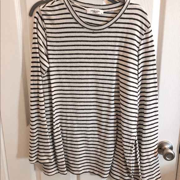 Carly Jean Los Angeles Sweaters - Carly Jean Los Angles (CJLA) long sleeve